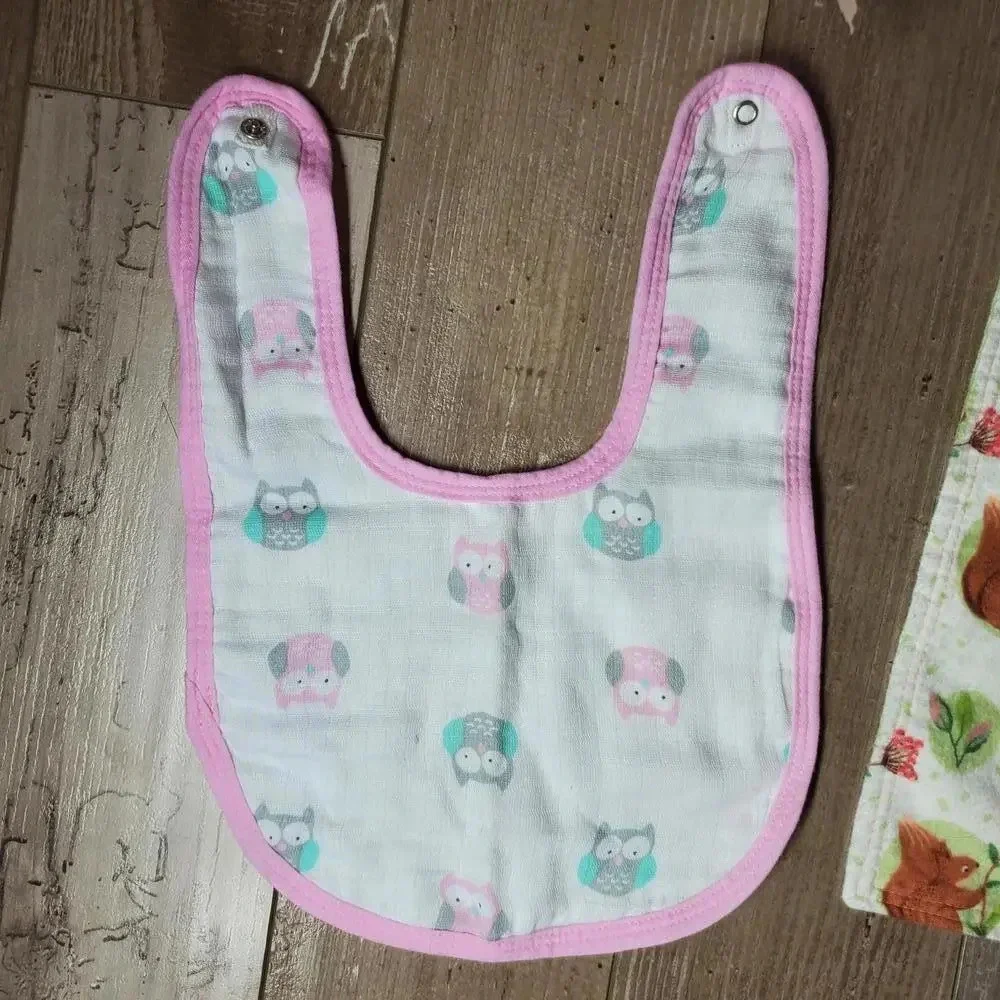 Ideal Baby Girl Pink and Green Bib and Burp Cloth Bundle 2 Pieces NWOT